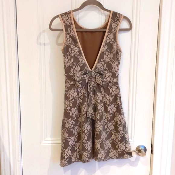 Short floral dress, small, brown/tan, vintage style - Picture 3 of 5